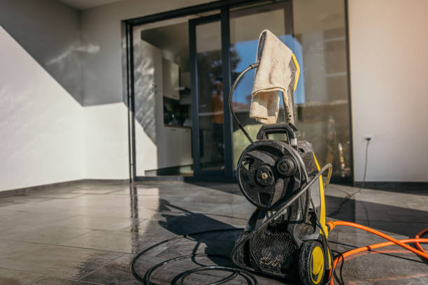 Best Animal Enclosure Cleaning  in La Cresta, CA